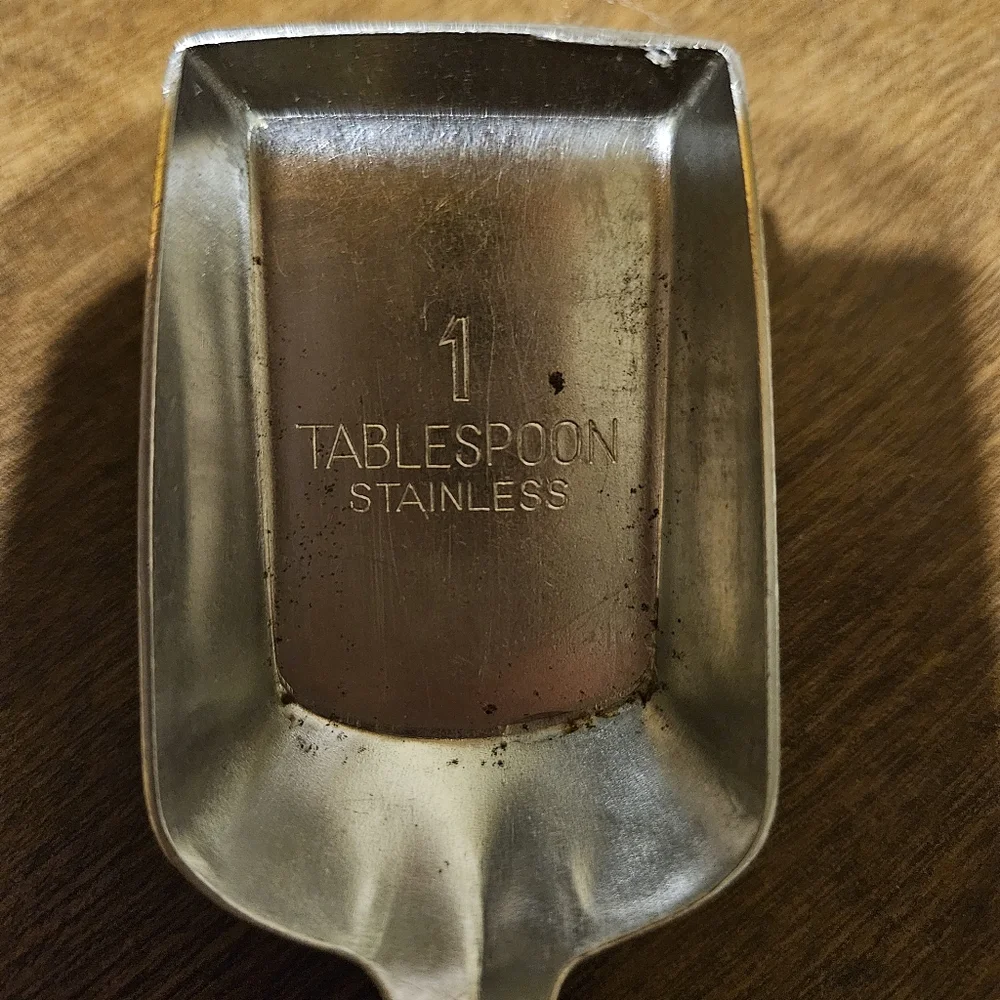 Vintage Measuring Scoops - Picture 5 of 6